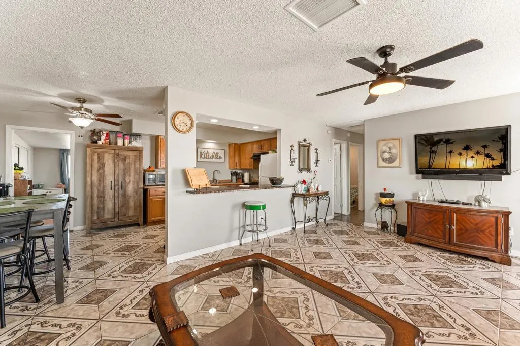 2497 Shore Isle Avenue, Thermal, California 92274 home-pic-19